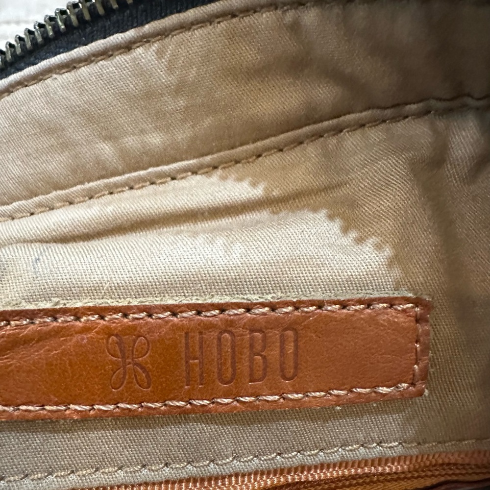 Hobo Black Leather purse - Picture 5 of 11